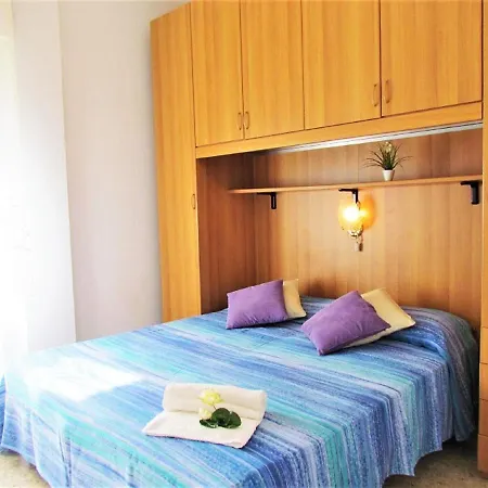 Amazing In Caorle With Communal Pool Apartman
